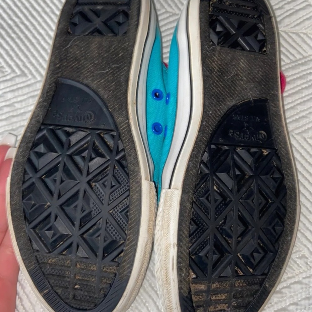 Converse - Picture 2 of 4